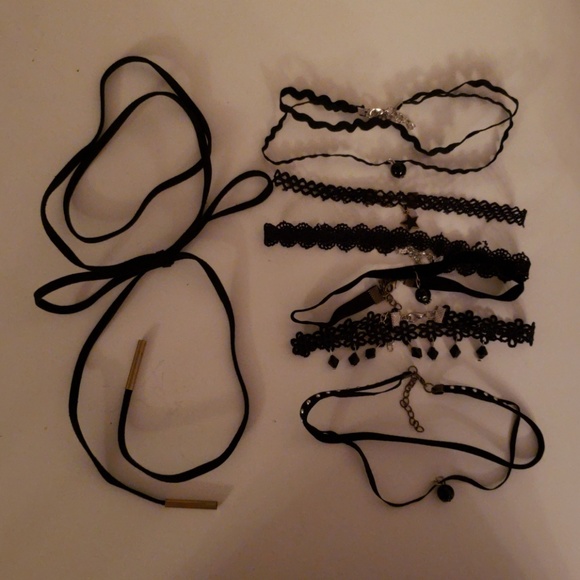 7 choker necklaces - Picture 1 of 7